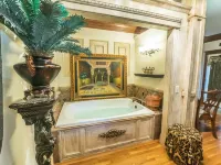 The Victoria Bed & Breakfast Hotels in Bentonville