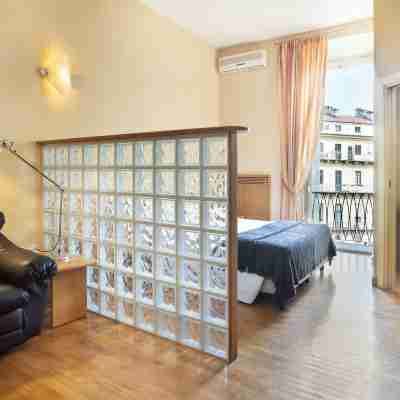 Dynasty Suites Downtown Apartments Rooms