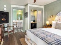 Le Petit Pali at Ocean Ave Hotels near Carmel Plaza