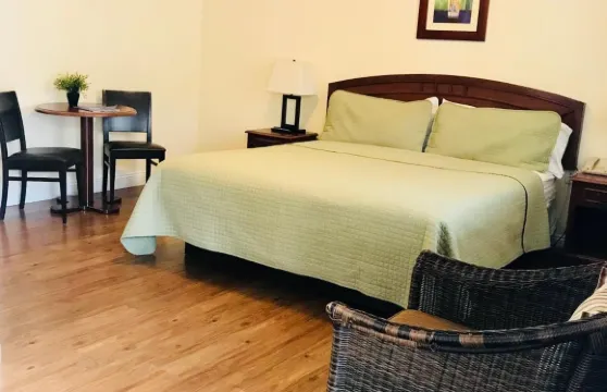 貝拉卡普里套房酒店