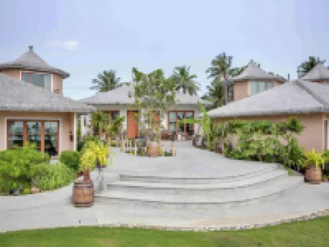 Seaman Resort Hotels near Chaosamran Beach