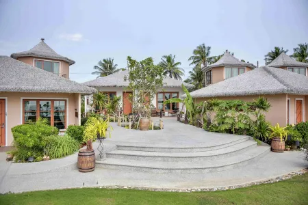 Seaman Resort Отели в г. Пхетчабури