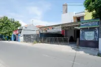 RedDoorz Near Gor Wisanggeni Hotels in Tegal