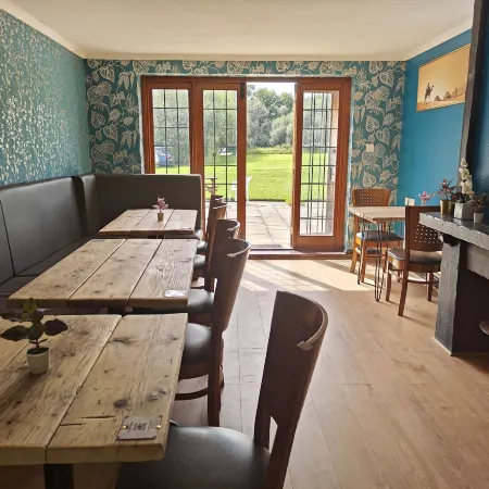 Little Foxes Hotel & Gatwick Airport Parking