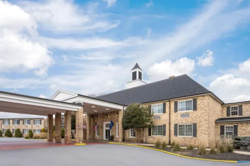Penn Harris Hotel Harrisburg, Trademark by Wyndham - parking