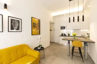 Biancospini 13 - Flower District Hotels in Corsico