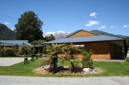 Westwood Lodge Отели рядом с достопримечательностью «West Coast Wildlife Centre»