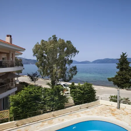 Meliti Waterfront Suites