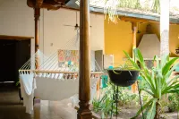 Colonial Charm with Private Pool Steps from Central Plaza Các khách sạn ở 