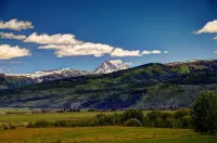 Fin and Feather Inn Hotels in Victor