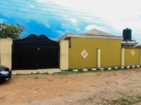 Abeokuta 2-Bed House Sleeps 4 with Free Parking Hotels near Celestial Church of Christ, Ibara Cathedral