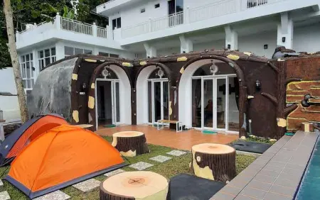 Villa Aufia Отели рядом с достопримечательностью «Таман Сафари Индонезия Богор»