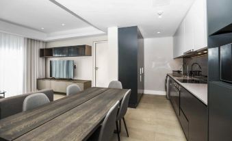 Remarkable 2-Bed Apartment in Johannesburg