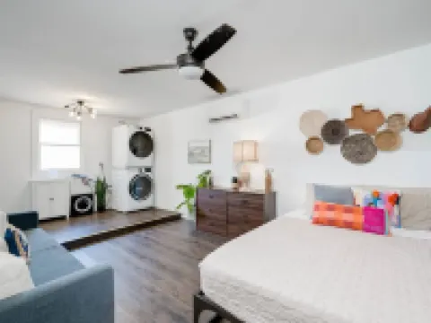 8ベッド 4バス ニアバイ プール ブランコ ワイン トレイル タウン スクエア ブランコのホテル