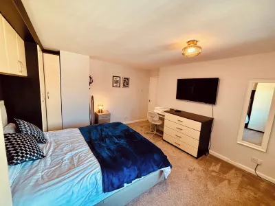 Home from Home-Family&Contractor Friendly-Sleeps 7 Các khách sạn gần St Leonard's Church, Bilston