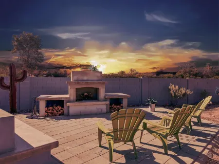 Gorgeous 100% remodeled home in Downtown Gilbert