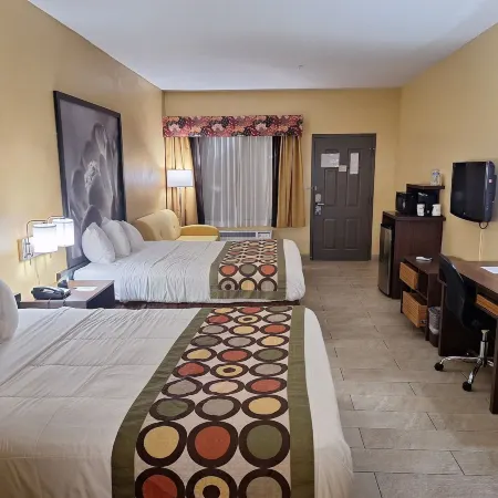 Super 8 by Wyndham Weslaco