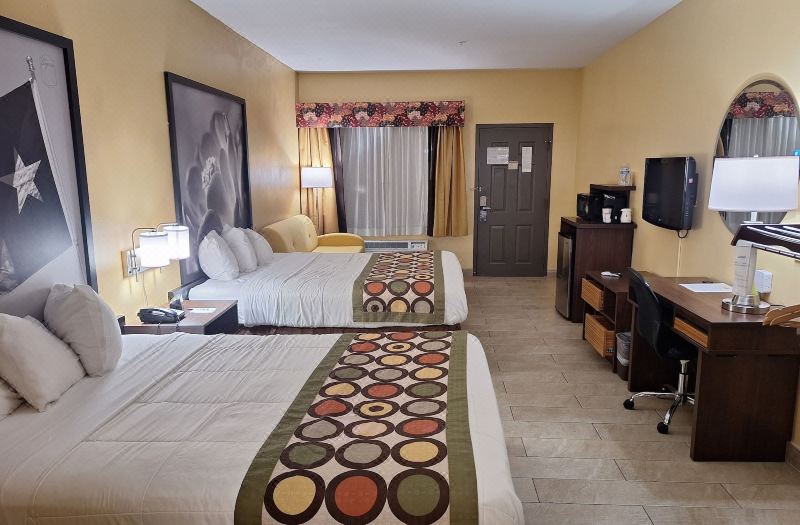 Super 8 by Wyndham Weslaco