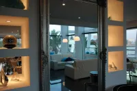 Water's Edge Hotel