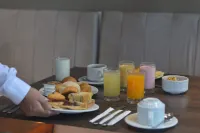 DoubleTree by Hilton Trujillo - breakfast