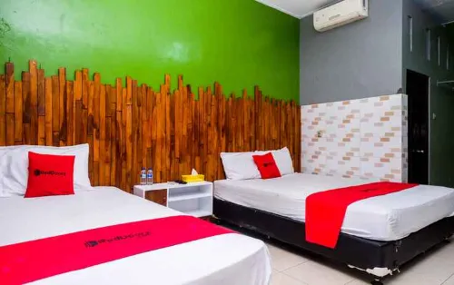 RedDoorz Syariah @ Colomadu 2 Hotels in Ngemplak