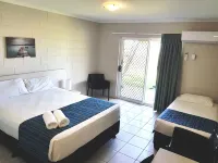 Cardwell Beachcomber Motel & Tourist Park Отели в г. Кардуэлл
