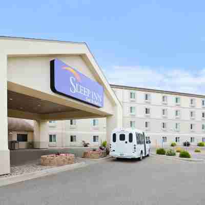 Sleep Inn & Suites Conference Center and Water Park Hotel Exterior