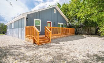 Comfortable 4BR2.5BA Family Home Near Riverwalk