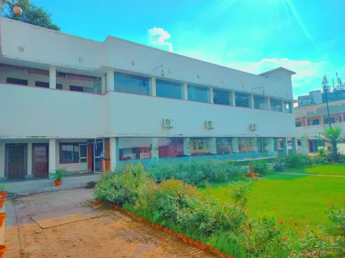 Shree Gulab Mansion Hotel and Restaurant - 3-Star