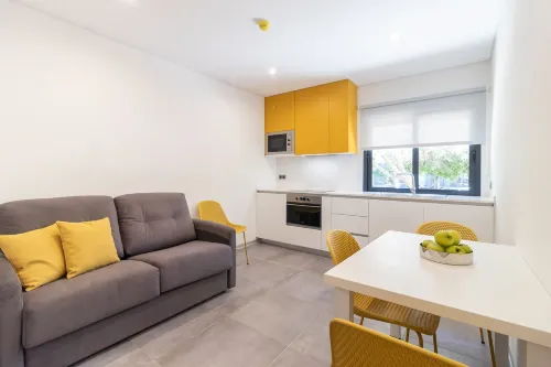 Avenue 41 Guest House - Homestays