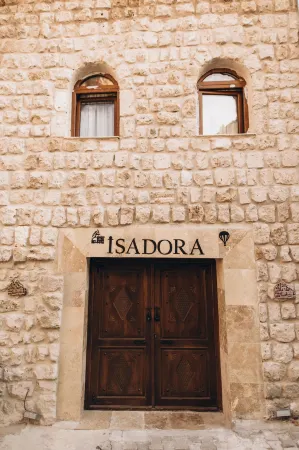 isadora cave cappadocia