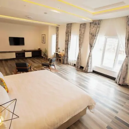 Piston Guest Inn