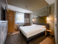 Ibis Regensburg Zentrum Hotels near Old Town