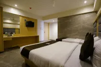 شيانو لوردز إيكو إن أيرولي نير ميندسبيس فنادق في ثين