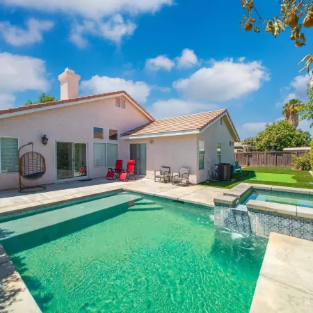@marbella Lane - 4BR Lavish Castle Retreat
