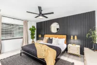 에이스 익스피리언스, 2개의 마스터룸, 온수 수영장, 온수 욕조