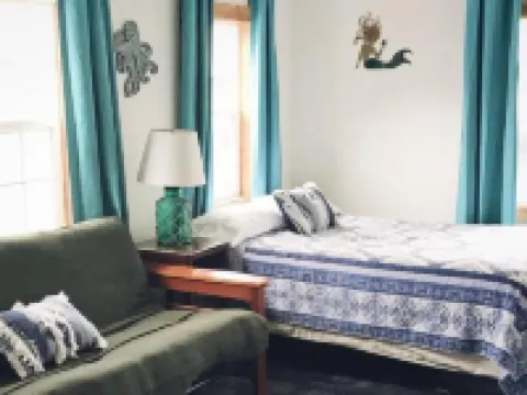 เดอะ ไทด์ส อินน์ โรงแรมในซีวาร์ด