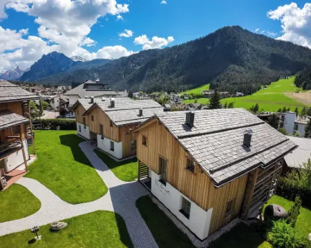 Liondes Chalets Hotels in Mareo