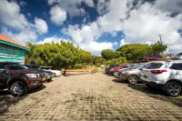 True Blue Bay Resort - parking