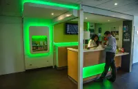 Ibis Budget Aeroport le Bourget Garonor - Parkplatz