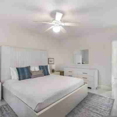 George Town Villas #117 Rooms