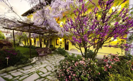 Agriturismo Tra Serra E Lago