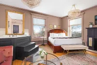 Historic Cotton Mansion by Heirloom Boutique Collection - พร้อมระเบียง
