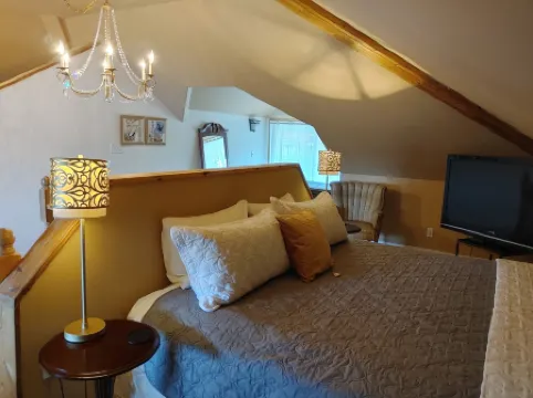 Stonewater Manor B&B