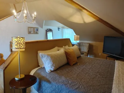 Stonewater Manor B&B