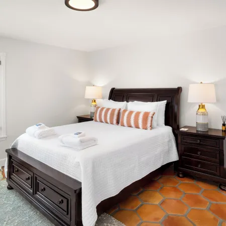 🎖 The Sun City Suite I Rim-University + Downtown 🎖