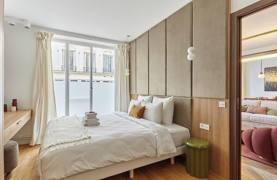 A PERFECT BASE TO EXPLORE ALL THE MAGIC OF PARIS - LOUVRE, PALAIS ROYAL ...
