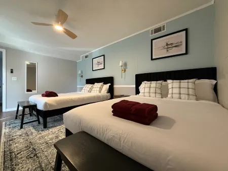 Creekside Escape – Spacious 5BR with Pool & BBQ Отели рядом с Аэропорт Коламбус Метрополитен