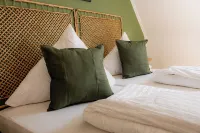 "Küstenruhe" - your retreat at the Deichkieker guesthouse - pets allowed Hotel a Horumersiel