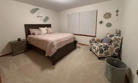 Live & Love Life on the Lake at Sunset Peak! Отели в г. LaGrange County